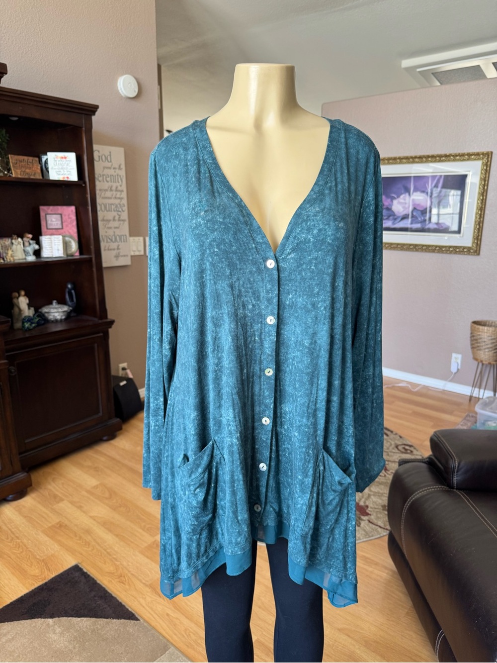 Logo Lori Goldstein green & black V-neck button front tunic-size L/XL